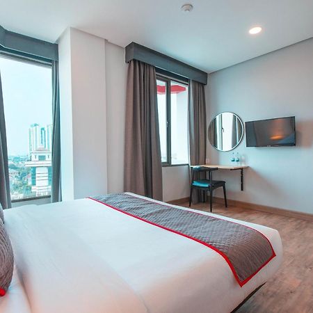 Super Oyo Townhouse 1 Hotel Salemba Jakarta Eksteriør billede