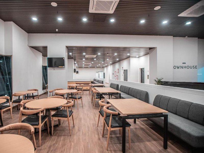 Super Oyo Townhouse 1 Hotel Salemba Jakarta Eksteriør billede