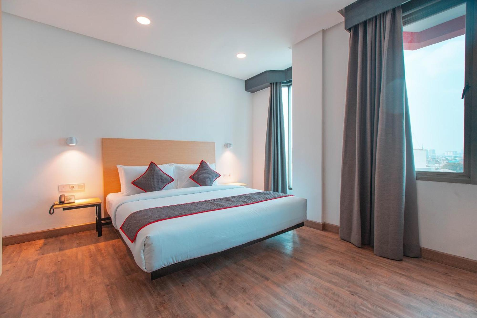 Super Oyo Townhouse 1 Hotel Salemba Jakarta Eksteriør billede