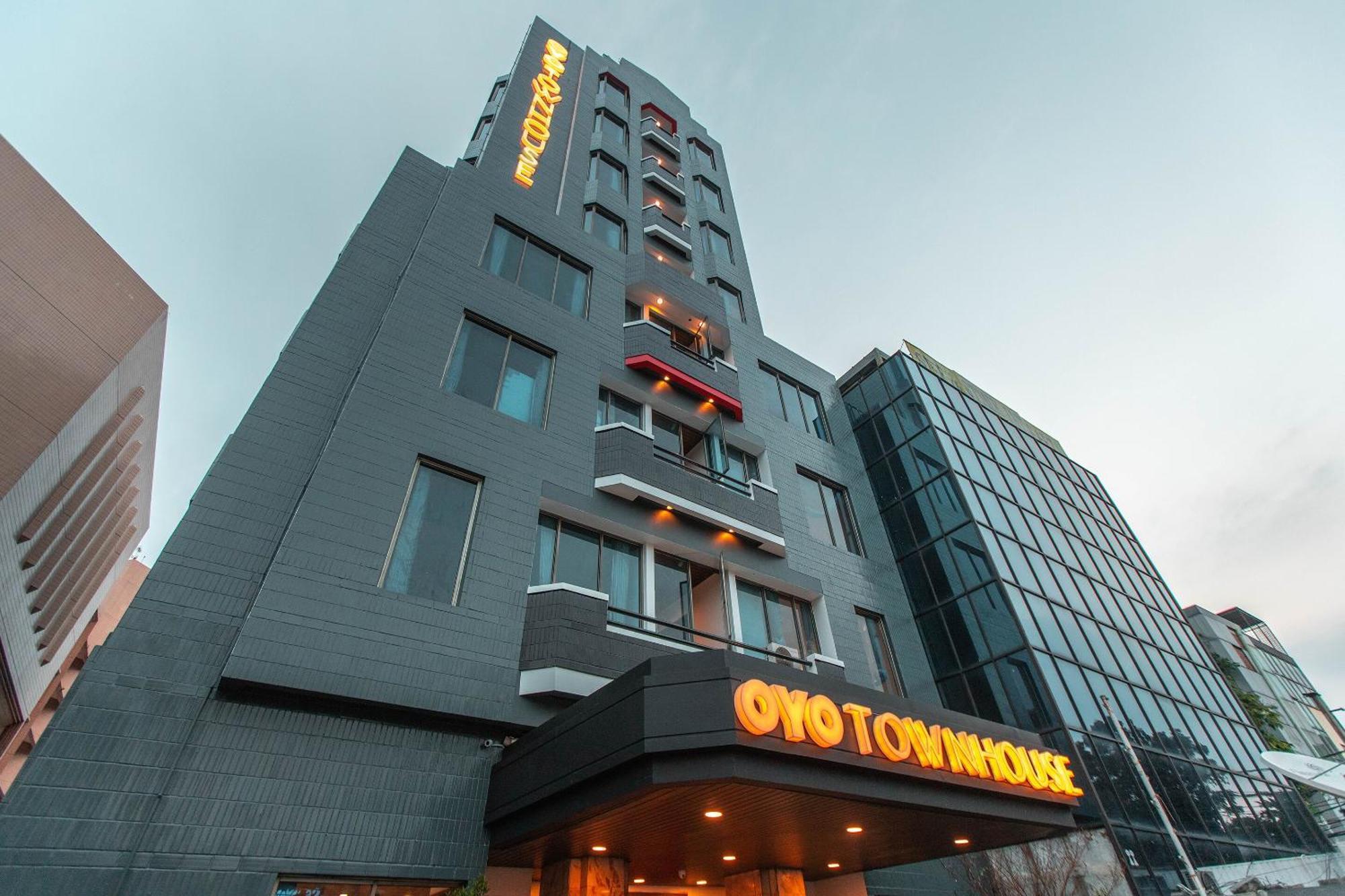 Super Oyo Townhouse 1 Hotel Salemba Jakarta Eksteriør billede