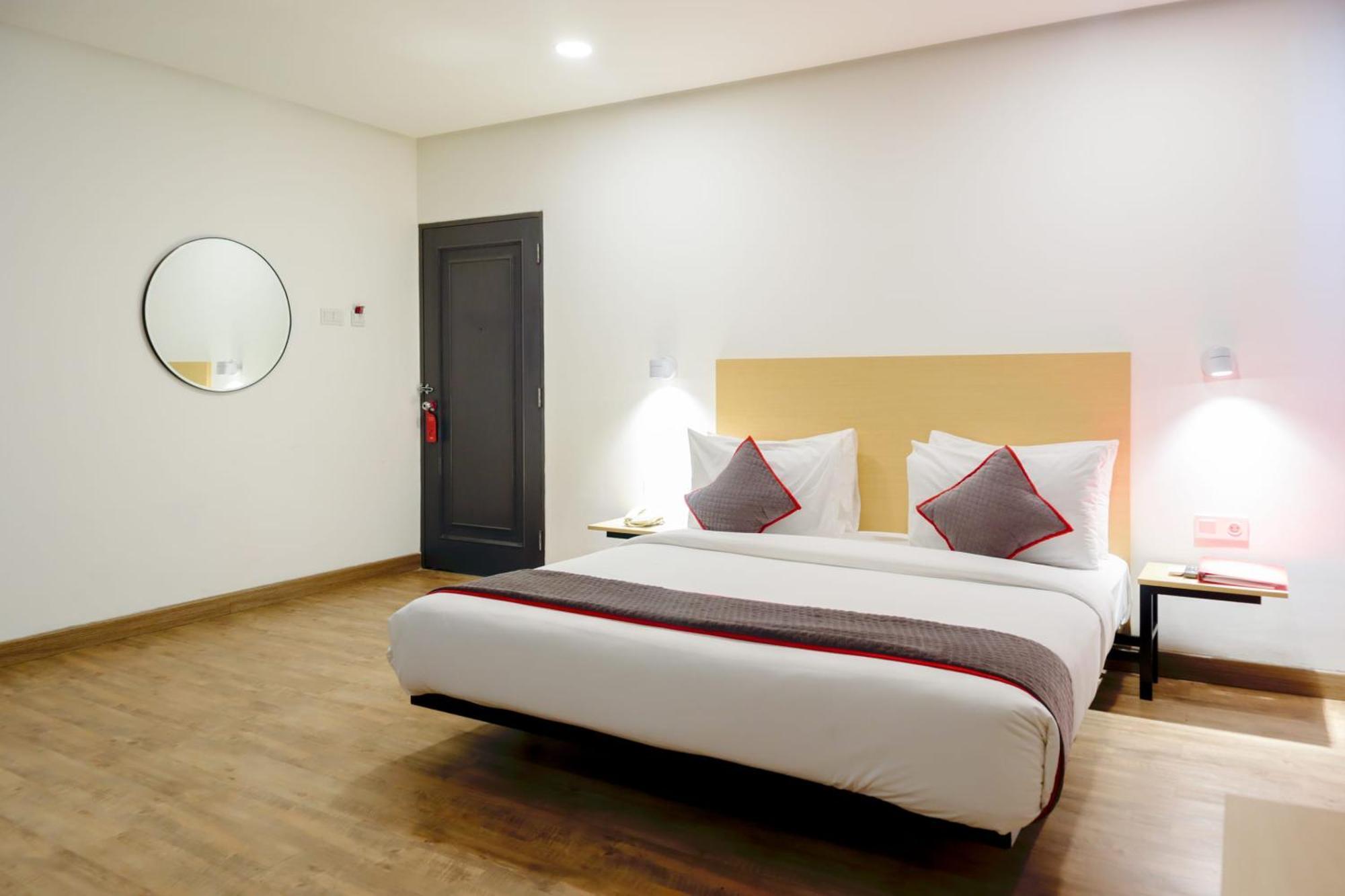 Super Oyo Townhouse 1 Hotel Salemba Jakarta Eksteriør billede