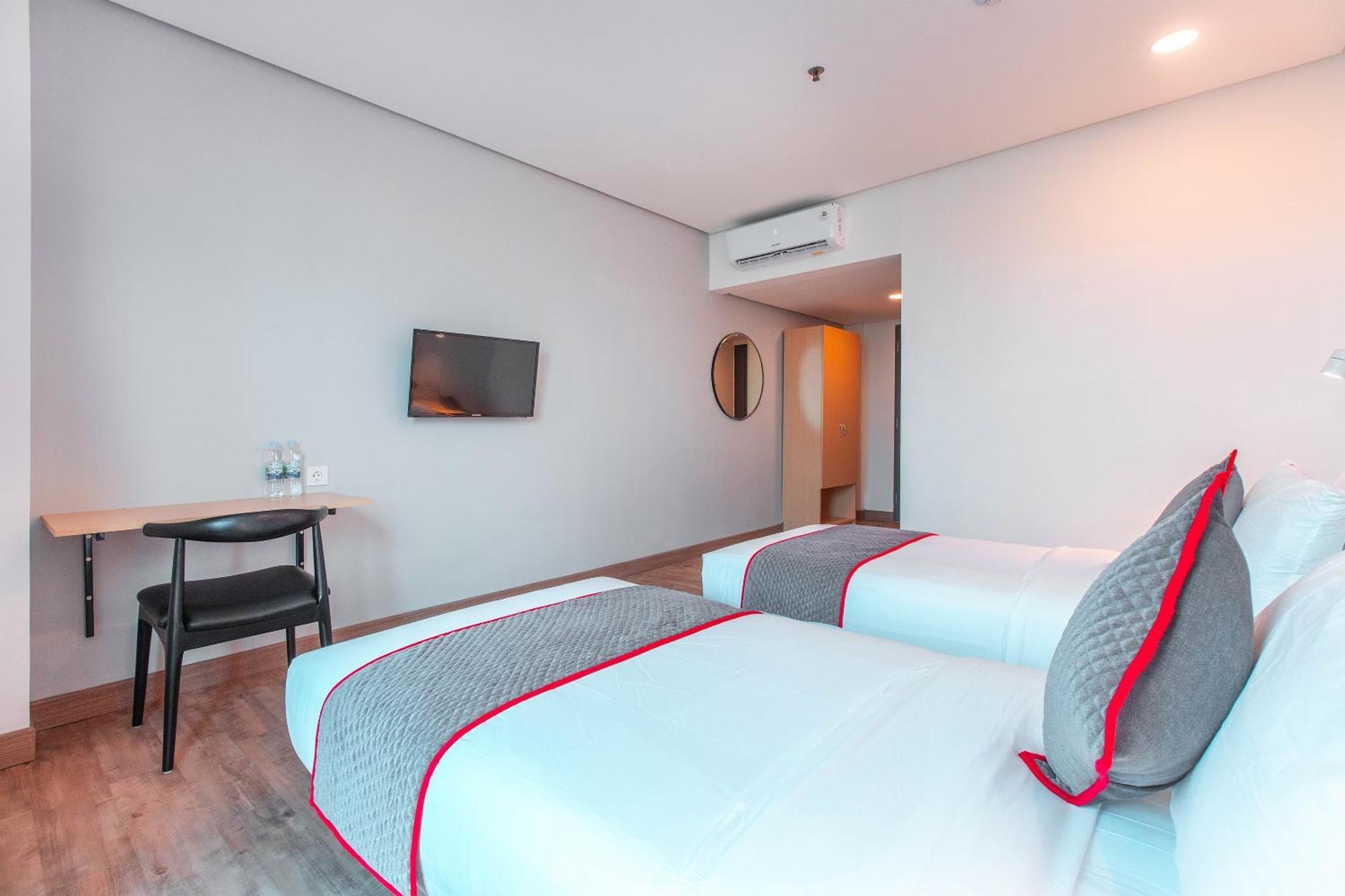 Super Oyo Townhouse 1 Hotel Salemba Jakarta Eksteriør billede