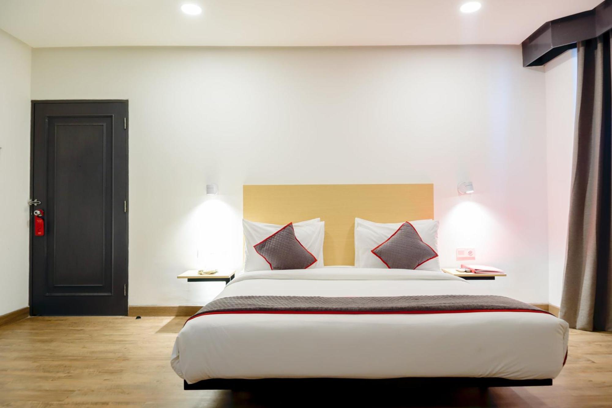 Super Oyo Townhouse 1 Hotel Salemba Jakarta Eksteriør billede