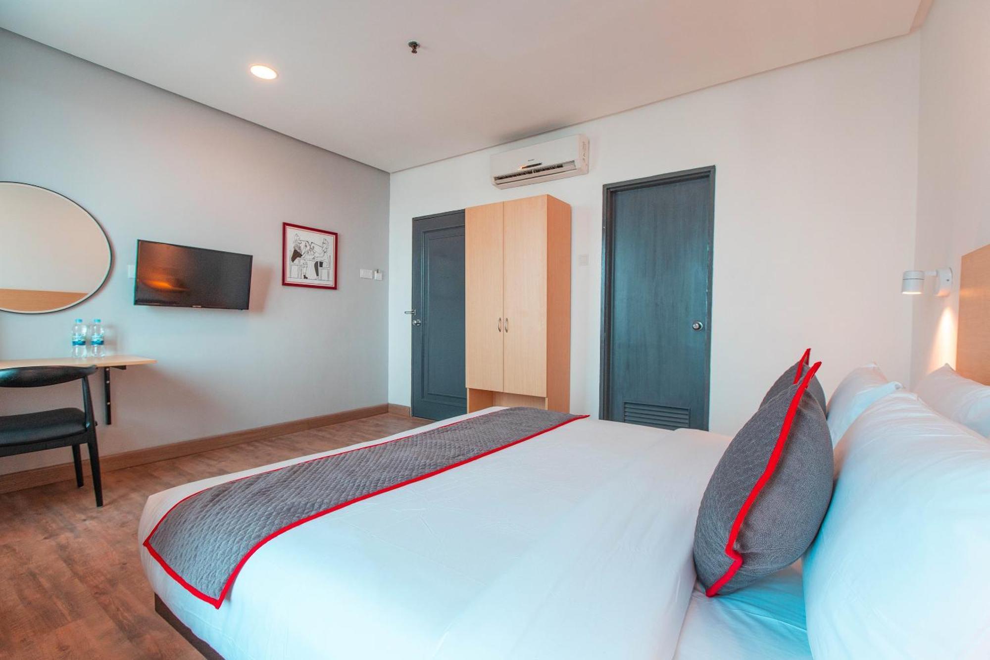 Super Oyo Townhouse 1 Hotel Salemba Jakarta Eksteriør billede