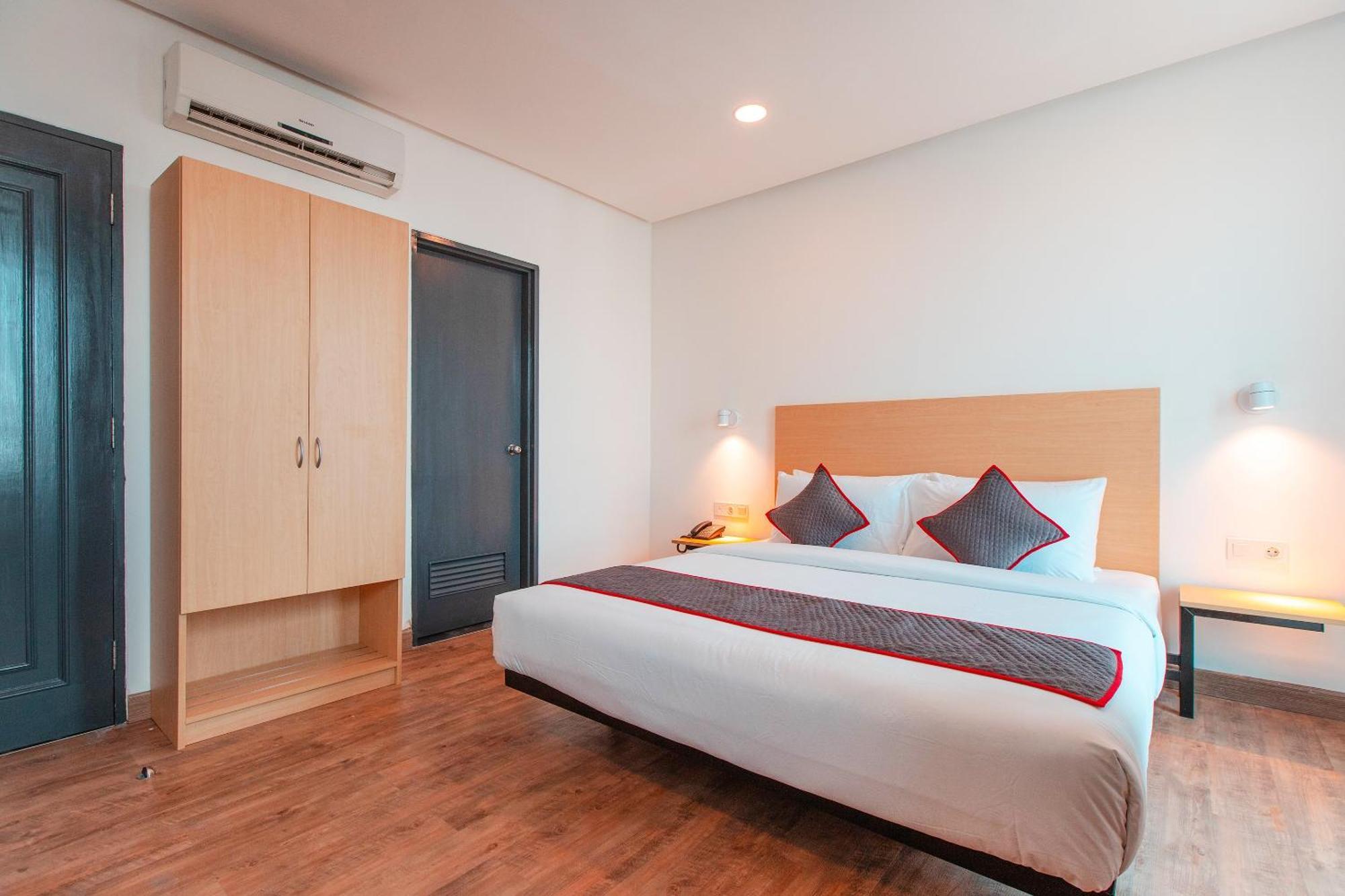 Super Oyo Townhouse 1 Hotel Salemba Jakarta Eksteriør billede