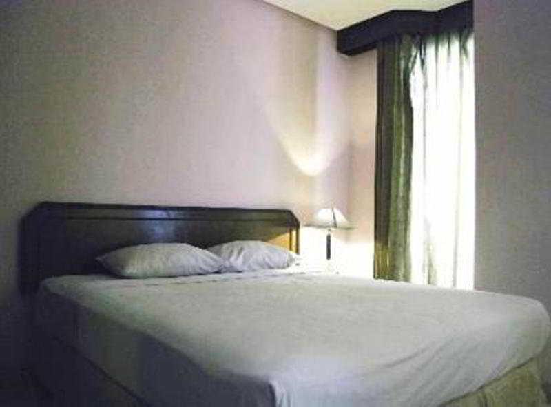 Super Oyo Townhouse 1 Hotel Salemba Jakarta Eksteriør billede