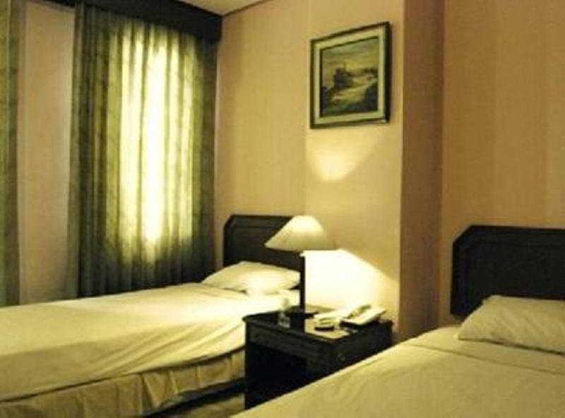 Super Oyo Townhouse 1 Hotel Salemba Jakarta Eksteriør billede