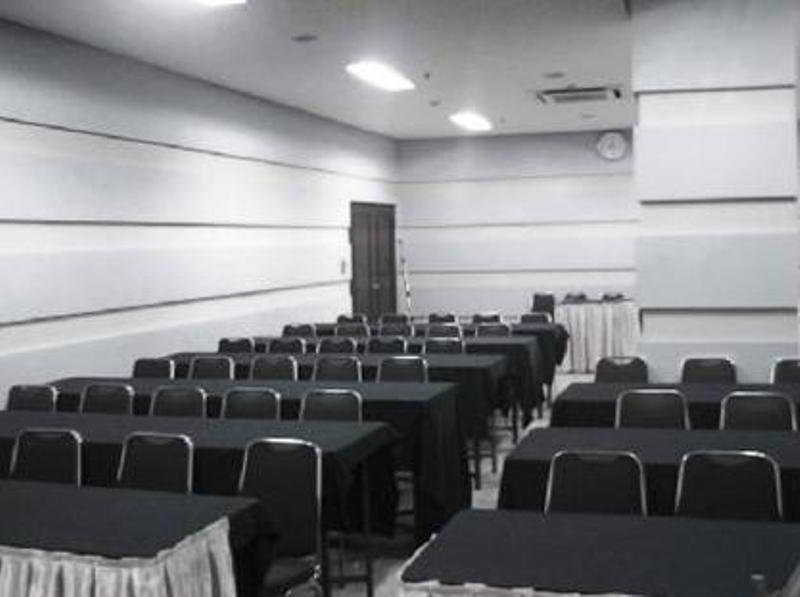 Super Oyo Townhouse 1 Hotel Salemba Jakarta Eksteriør billede