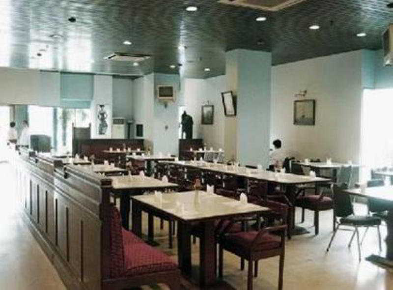 Super Oyo Townhouse 1 Hotel Salemba Jakarta Eksteriør billede