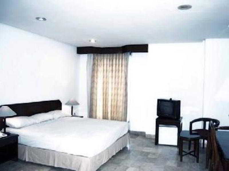Super Oyo Townhouse 1 Hotel Salemba Jakarta Eksteriør billede